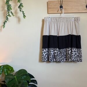 Source Unknown Black and Cream Animal Print Mini Skirt